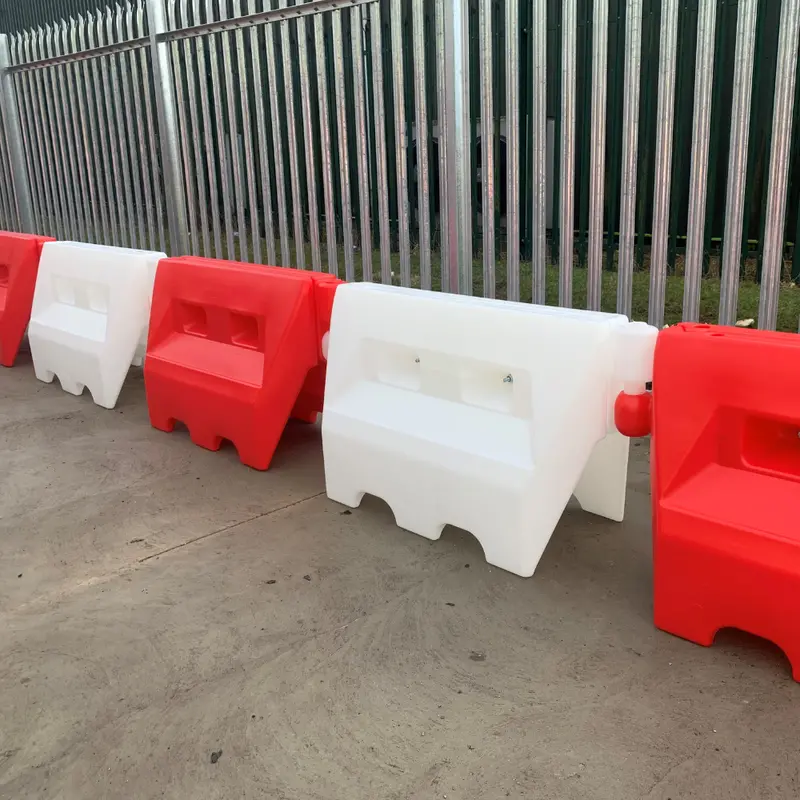 High-Visibility Traffic Control Barrier – 1M X 55Cm Road Separator (Red & White Pallet Bundle) 1