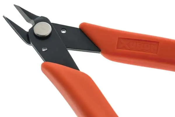 Ultra-Flush Cutting Shear For Clean Edges 1
