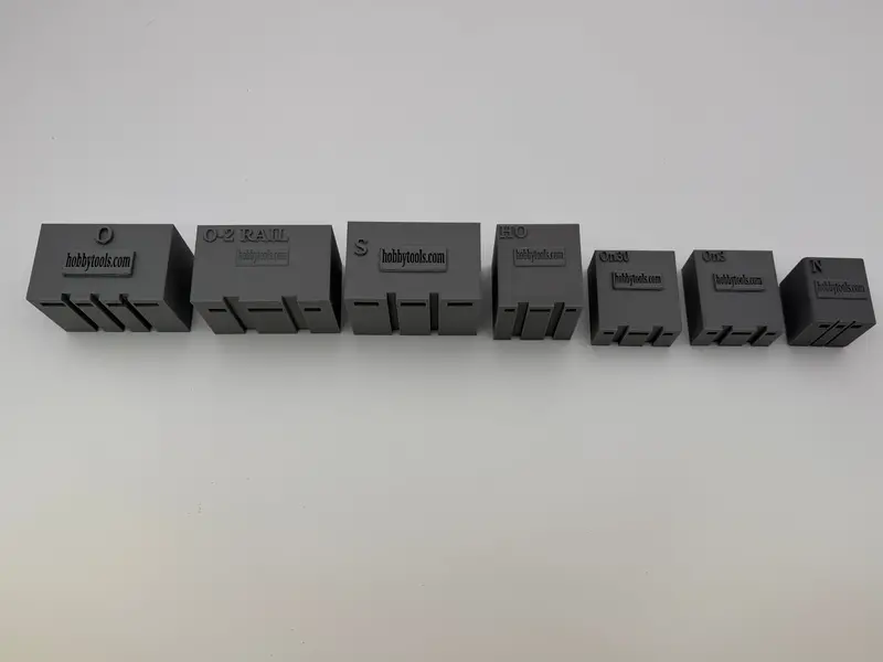 Willy-Ballast Adjustable Model Railroad Ballast Spreader 1